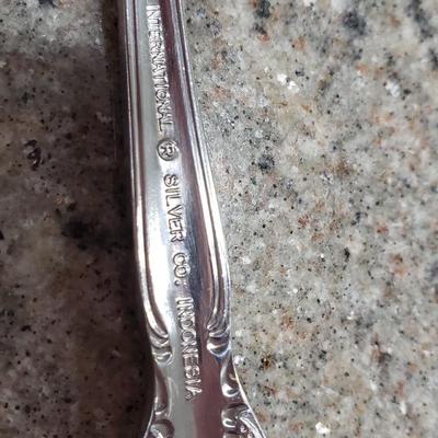 Mixed lot of stainless steel flatware