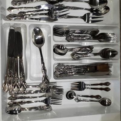 Mixed lot of stainless steel flatware