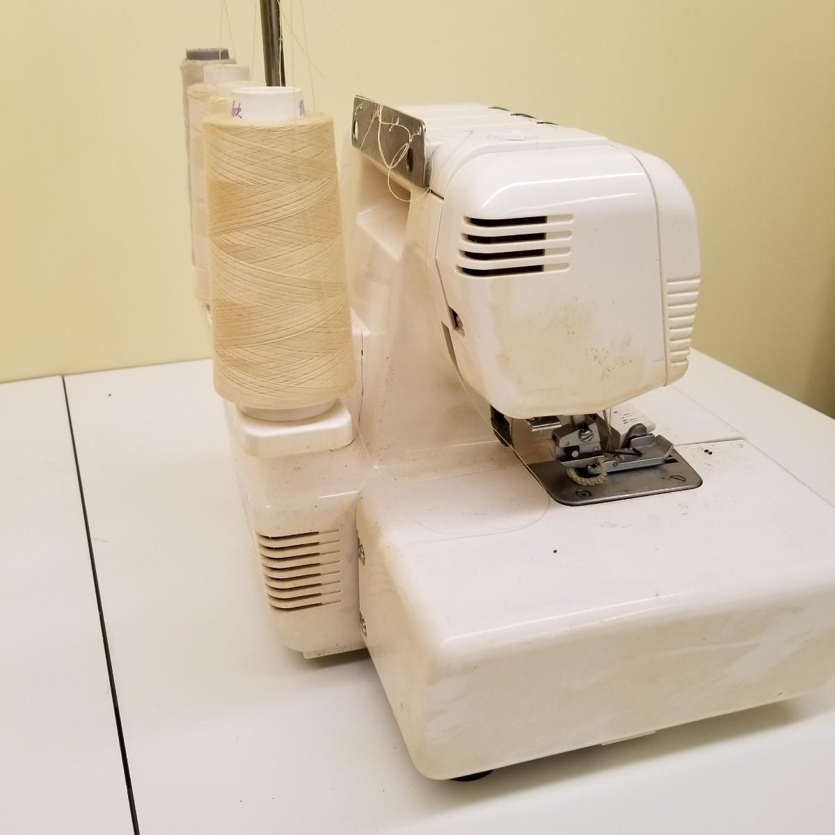 Sears Kenmore Overlock 2/3/4D Sewing Machine (SRJS)