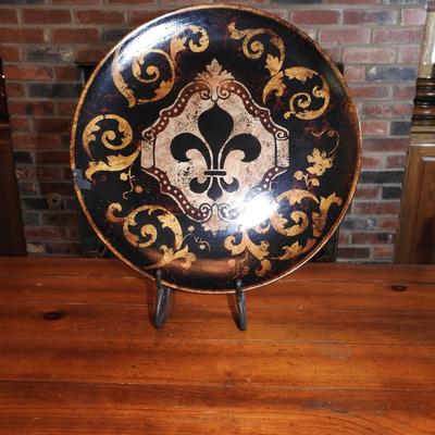 Decorative fleur-de-lis's plate