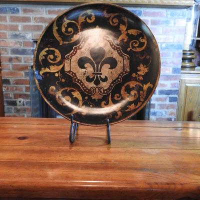 Decorative fleur-de-lis's plate