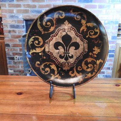 Decorative fleur-de-lis's plate