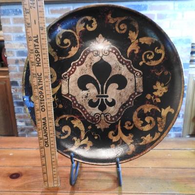 Decorative fleur-de-lis's plate
