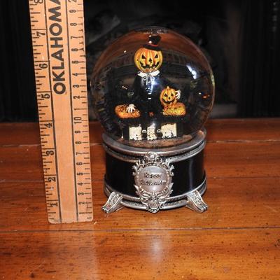Halloween Musical Snowglobe