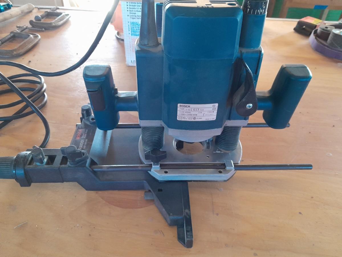 BOSH DELUXE ROUTER GUIDE WITH ROUTER