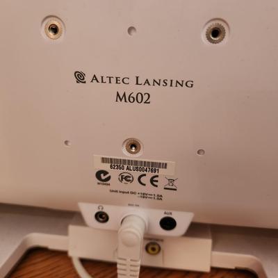 Altec Lansing Speaker and iPod Dock M602 White w/Power Supply