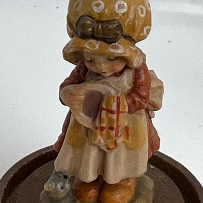 ANRI Mini collectible 1 1/2" in collector dome Helping Mother with Chores