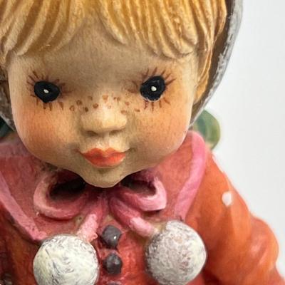 ANRI Italian woodcarving Collectible "Seasons Greeting"