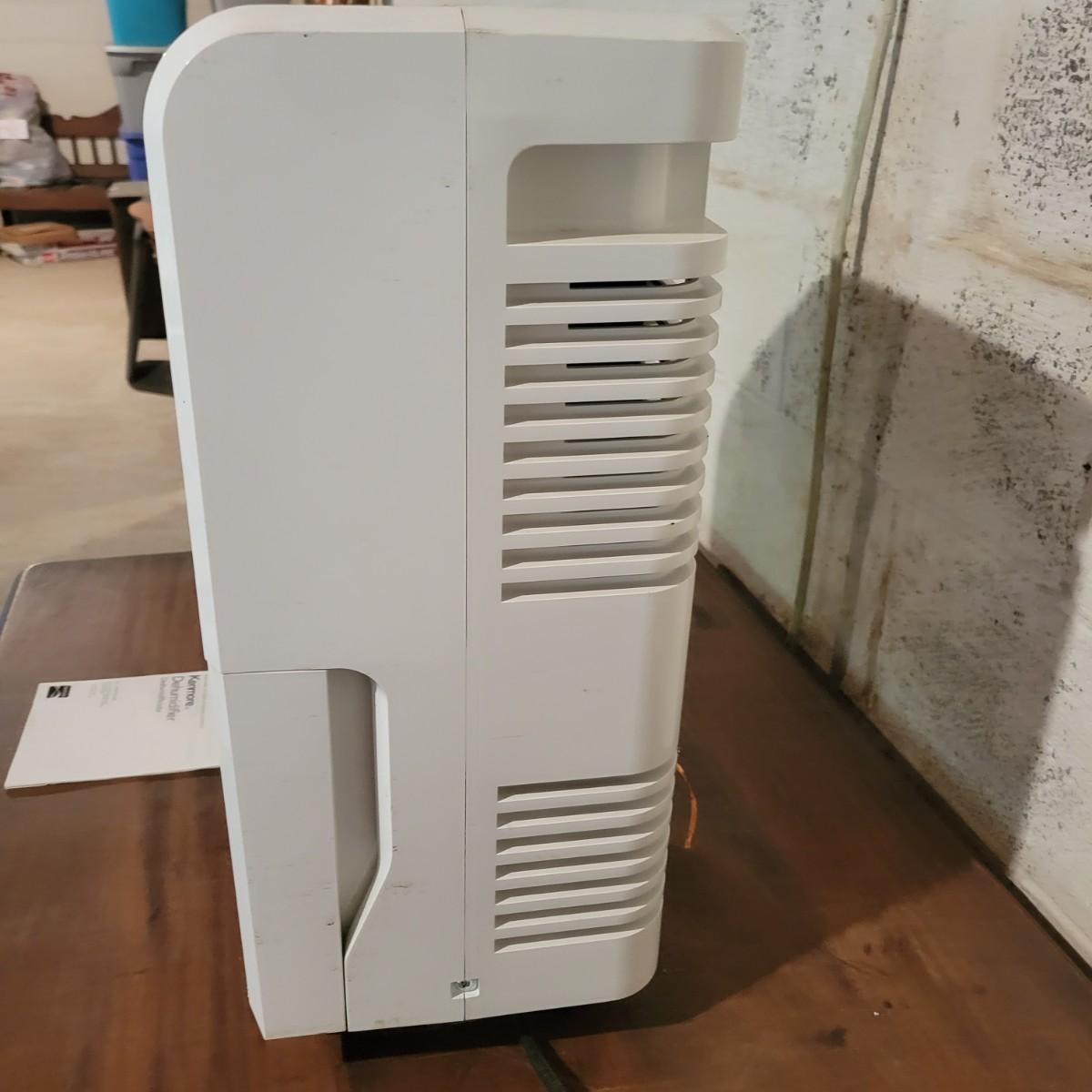 Kenmore 35 Pint Dehumidifier Model 251.55530510 (BLDW