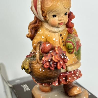 ANRI Italian woodcarving Collectible figurine "Yuletide Cheer"