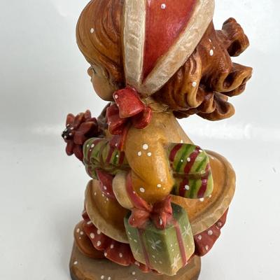 ANRI Italian woodcarving Collectible figurine "Yuletide Cheer"