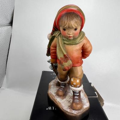 ANRI Italian woodcarving Collectible figurine "Season's Joy"
