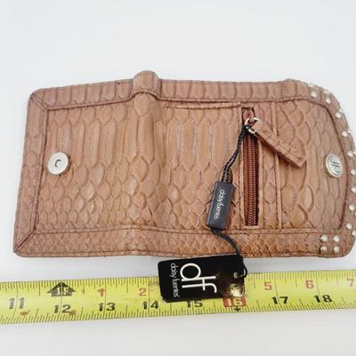 DAISY FUENTES LEATHER STYLE WALLET NWT
