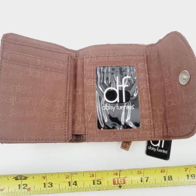 DAISY FUENTES LEATHER STYLE WALLET NWT