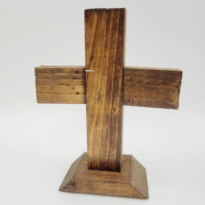 BEAUTIFULLY DESIGNED WOODEN TABLE TOP CROSS
