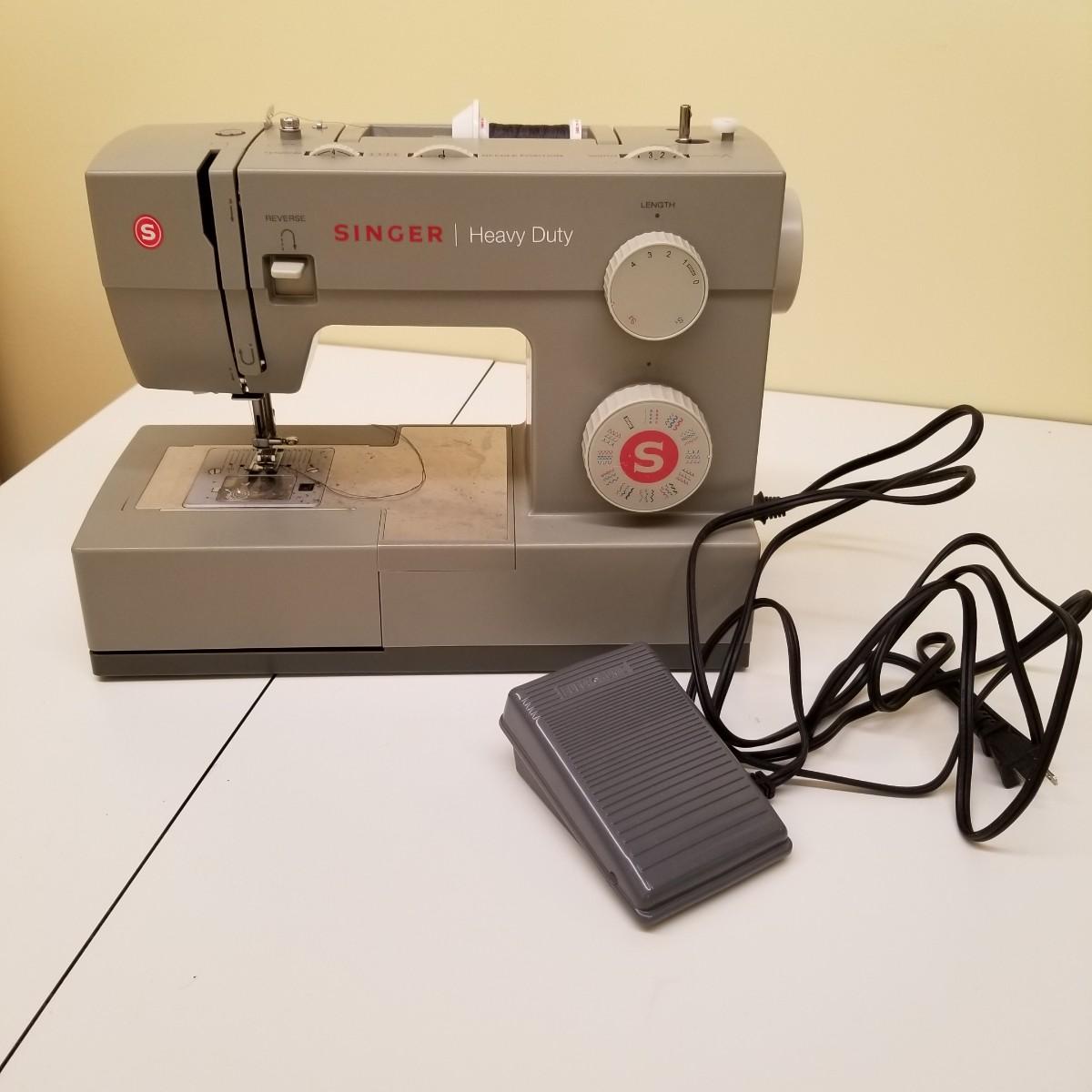 Singer 4452 Heavy Duty Sewing Machine (SRJS)