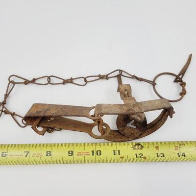 ANTIQUE SMALL METAL ANIMAL TRAP