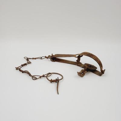 ANTIQUE SMALL METAL ANIMAL TRAP