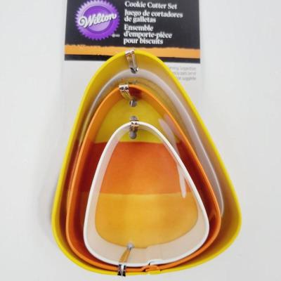 WILTON "CANDY CORN" COOKIE CUTTER SET