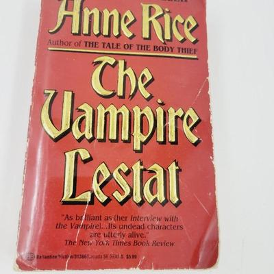 ANNE RICE PAPERBACK THE VAMPIRE LESTAT