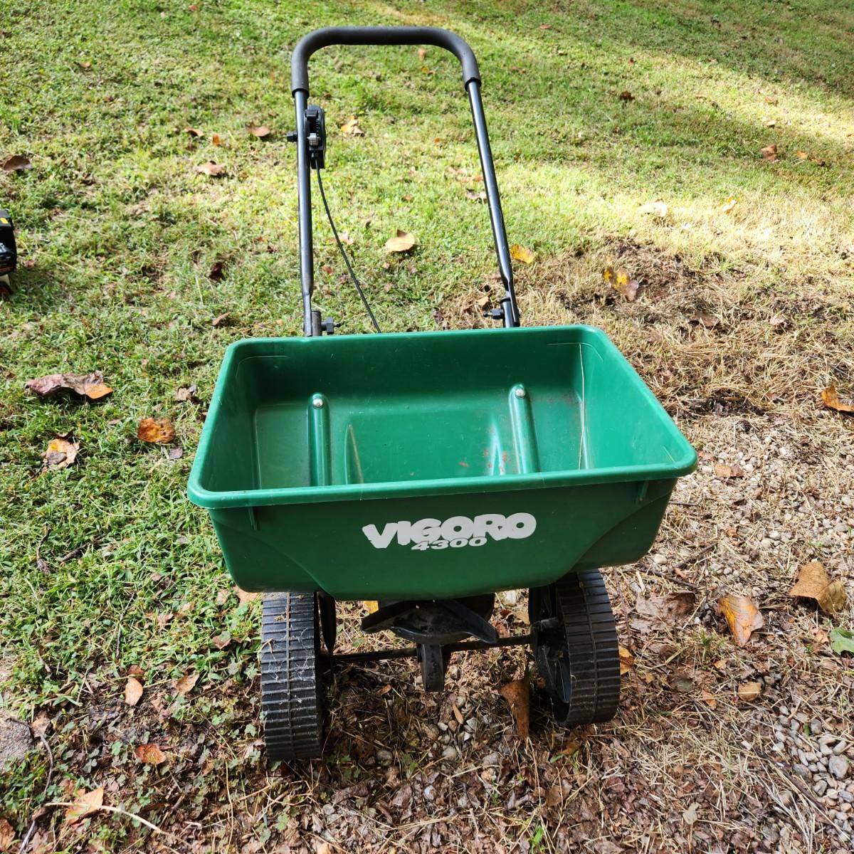 Vigoro 4300 Spreader