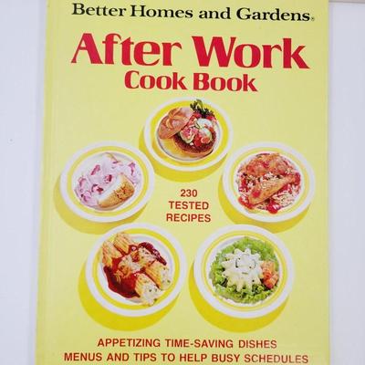 VINTAGE BETTER HOMES & GARDEN COOK BOOK SET