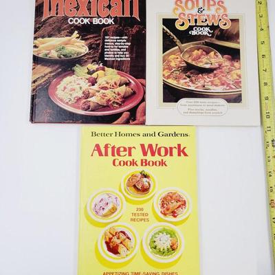 VINTAGE BETTER HOMES & GARDEN COOK BOOK SET
