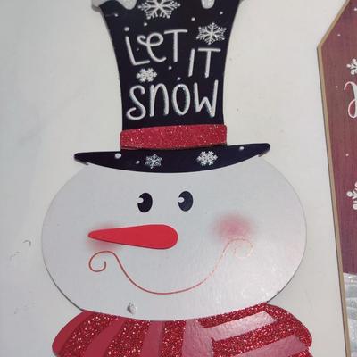 CHARMING CHRISTMAS HANGING WALL DECOR