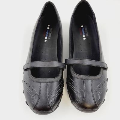 LIKE NEW WOMENS SIZE 10 SKETCHERS SLIP ON SHOES