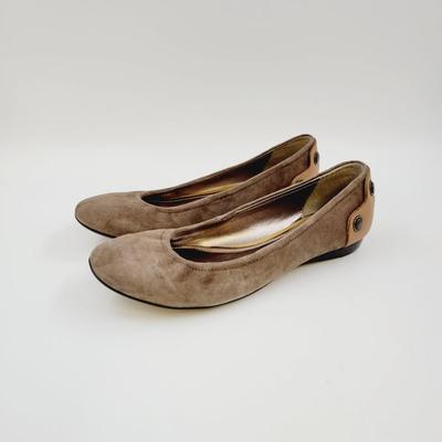 B MAKOWSKY WOMENS SIZE 10 M SUEDE SLIP ON SHOES
