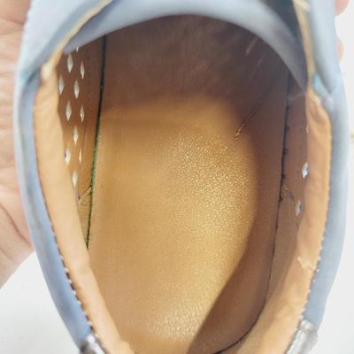 SUEDE WOMENS SIZE 39 SLIP ON TENNIS SHOES