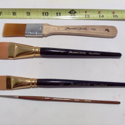 PAINT BRUSHES AND SPONGE LOT