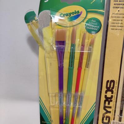PAINT BRUSHES AND SPONGE LOT