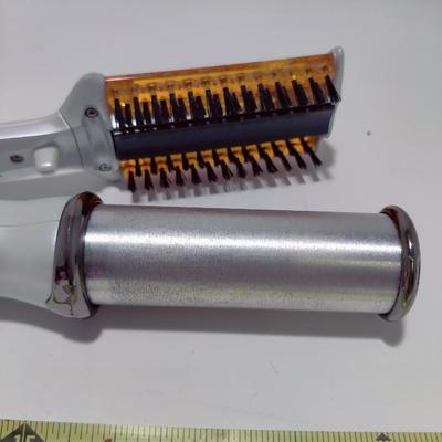 THE ROTATING IRON INSTYLER WET TO DRY