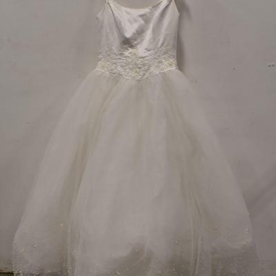 Wedding Dress with Floral Beading Details, Long Train, Around Size 6? Needs Cleaning. Good Condition