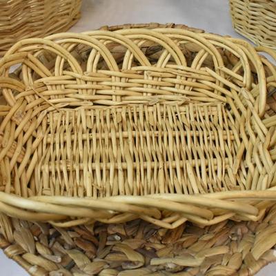 6 Wicker Baskets and Trays, Various Sizes, Some with Handles