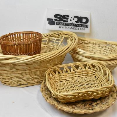6 Wicker Baskets and Trays, Various Sizes, Some with Handles