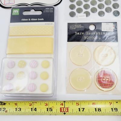 SCRAPBOOK BUNDLE - BUTTONS & SUCH