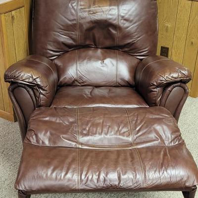 Nice, gently loved Swivel Rocking Recliner