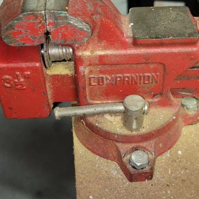Popular Mechanics Work Bench with Vise