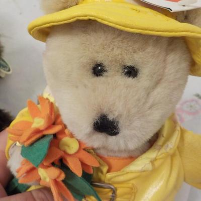 Bearington Bear's Collector and starbucks Bearista.