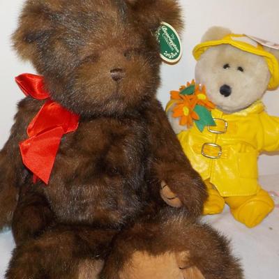 Bearington Bear's Collector and starbucks Bearista.