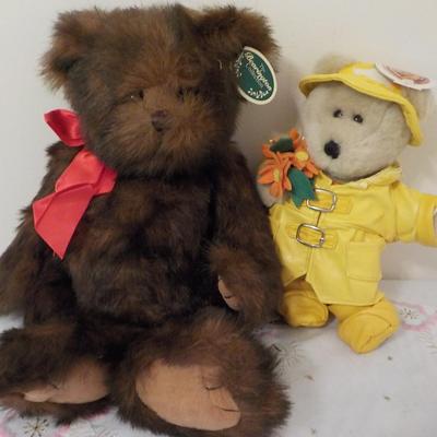 Bearington Bear's Collector and starbucks Bearista.