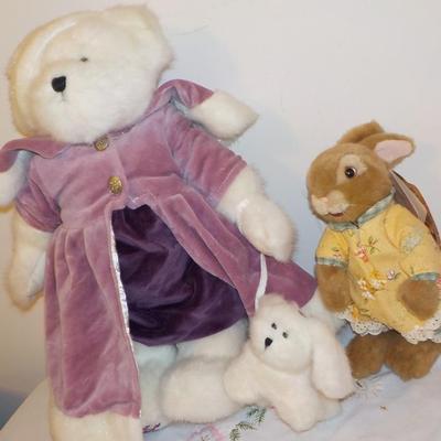 Dakin "Abigail Stubblefield" Bear and Boyd's Stunning Bear.