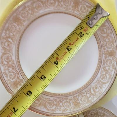 Royal Doulton Sovereign China Set Service For 12