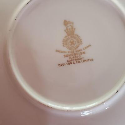 Royal Doulton Sovereign China Set Service For 12