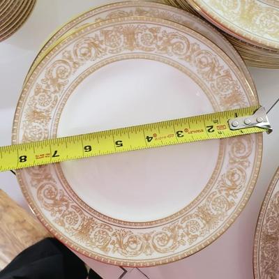 Royal Doulton Sovereign China Set Service For 12