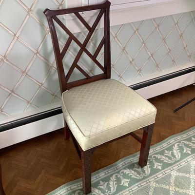 8046 Set of Four Mahogany Chinese Chippendale Dining Room Chairs