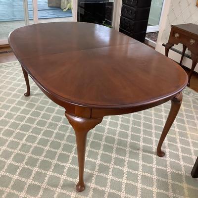 8047 Vintage Mahogany Dining Room Table and Two Chairs