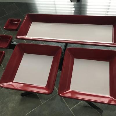 Pampered Chef asorted serving dishes.